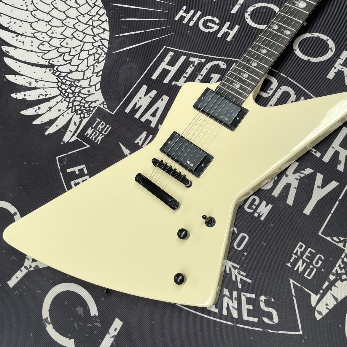 Electric Guitar Beginner - 6-String Cream-Colored Electric Guitar with Rosewood