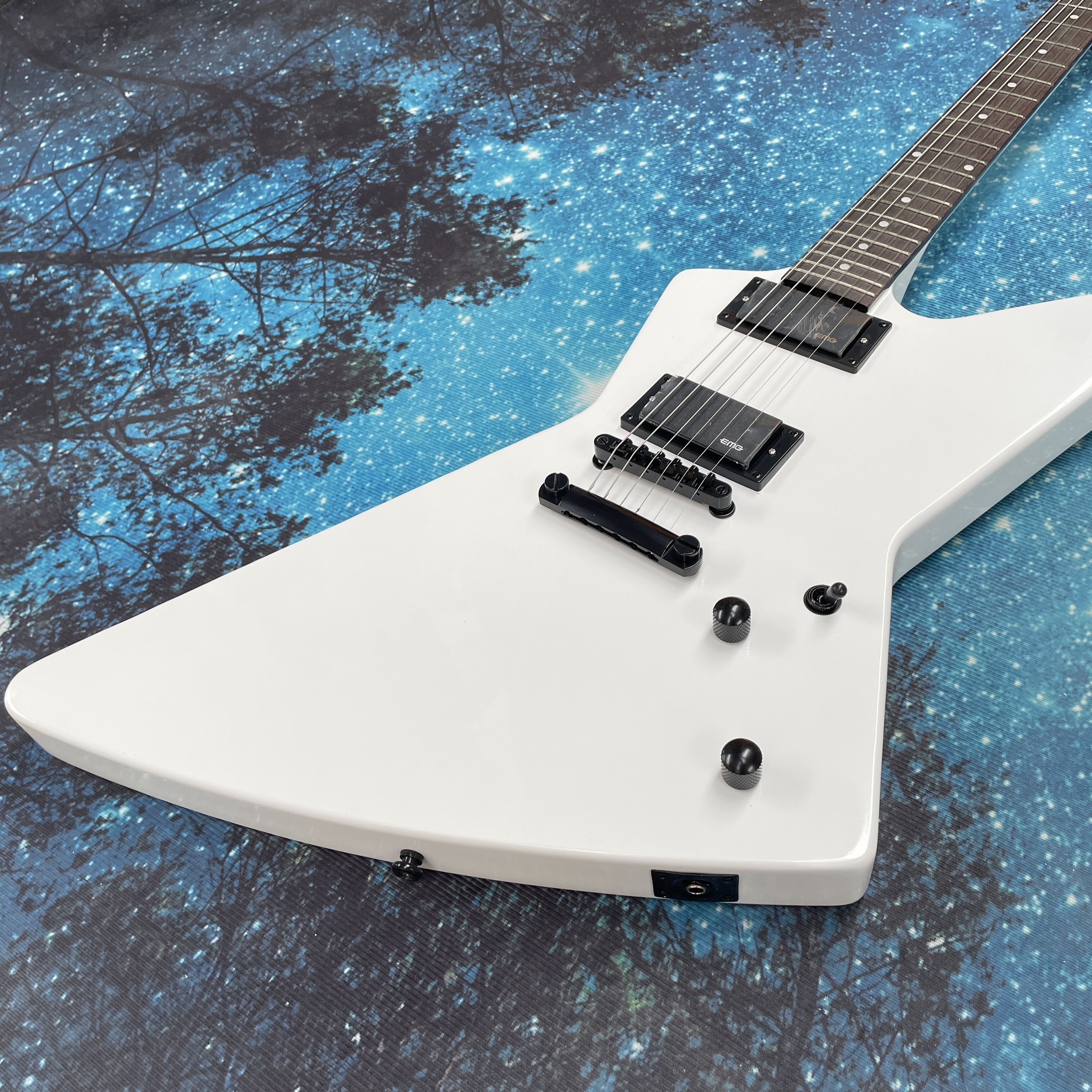 White 6-String Electric Guitar - огляд і ціна Electric Guitar Beginner