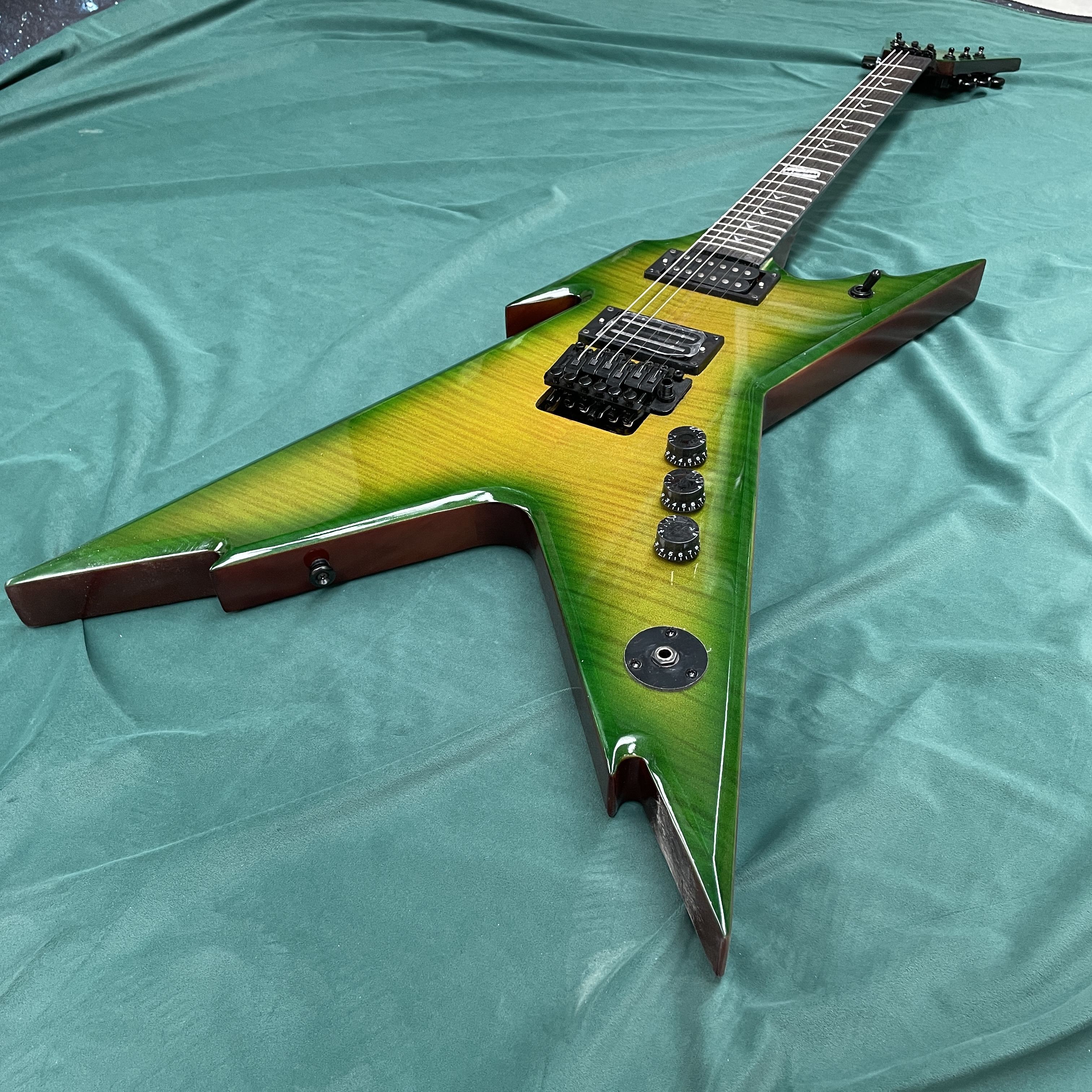 6-string electric guitar, tige - огляд і ціна Electric Guitar Beginner