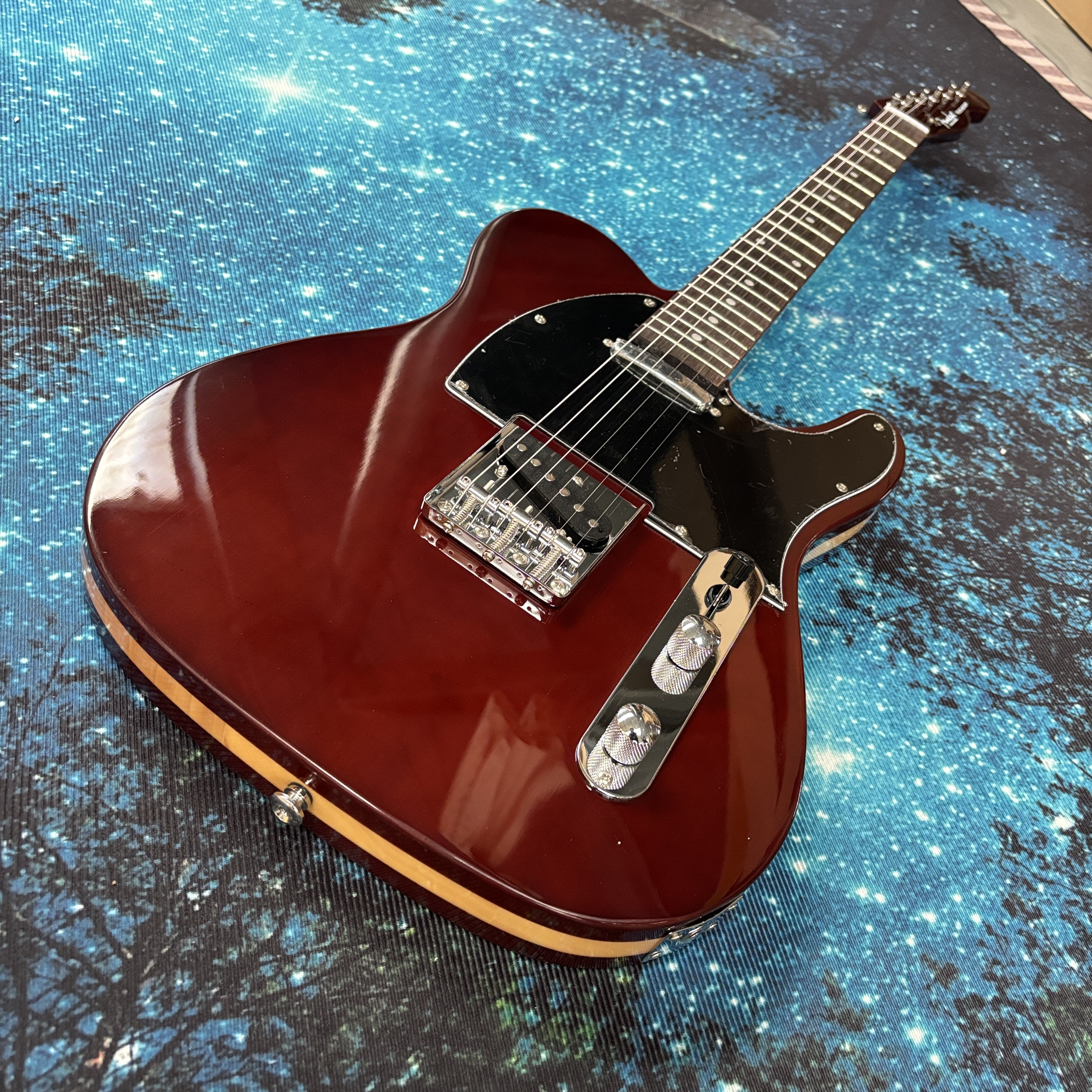 Red 6-String Electric Guitar,  - огляд і ціна Electric Guitar Beginner