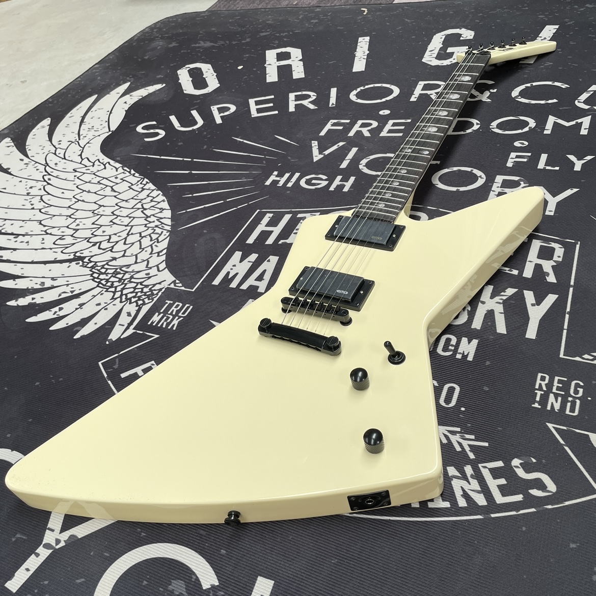 6-String Cream-Colored Electri - огляд і ціна Electric Guitar Beginner