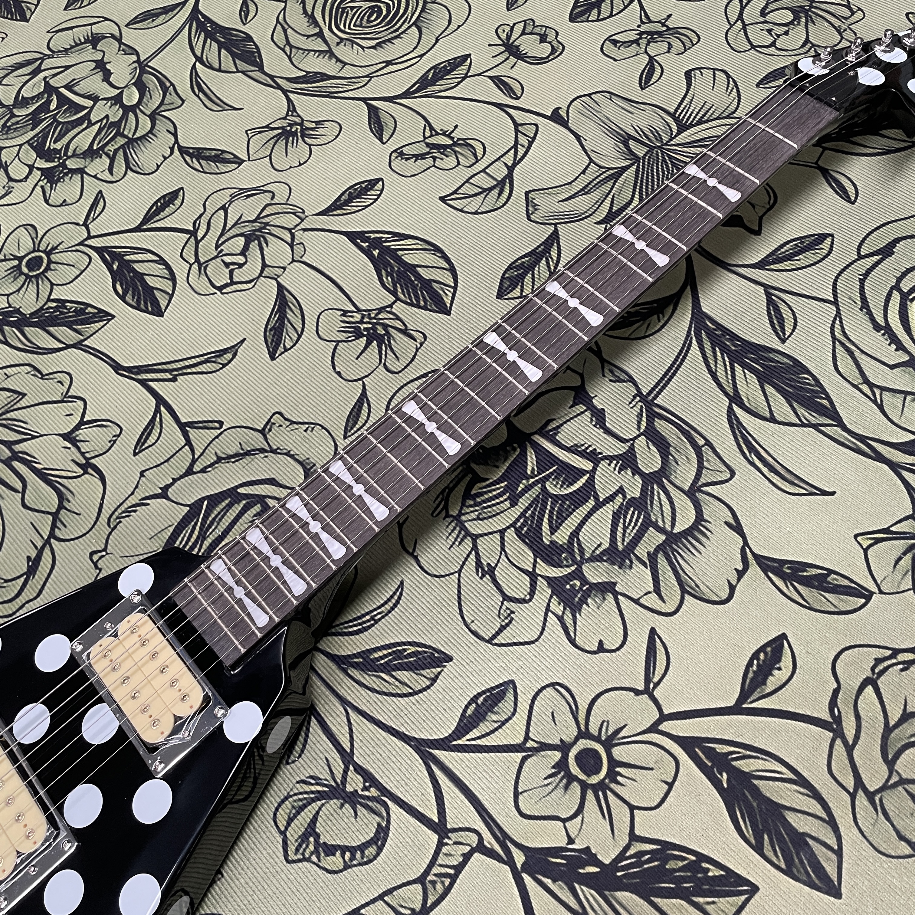 6-string electric guitar, blac - огляд і ціна Electric Guitar Beginner